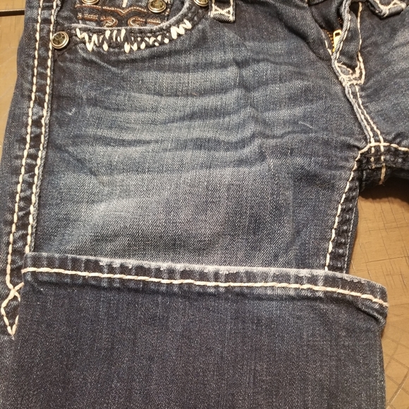 Rock Revival Jeans - Picture 4 of 4